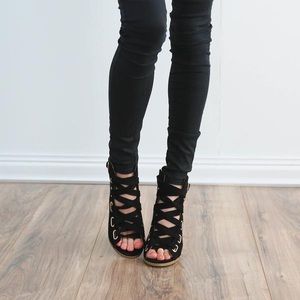 🏴 Harper Lace Up Heel 🏴